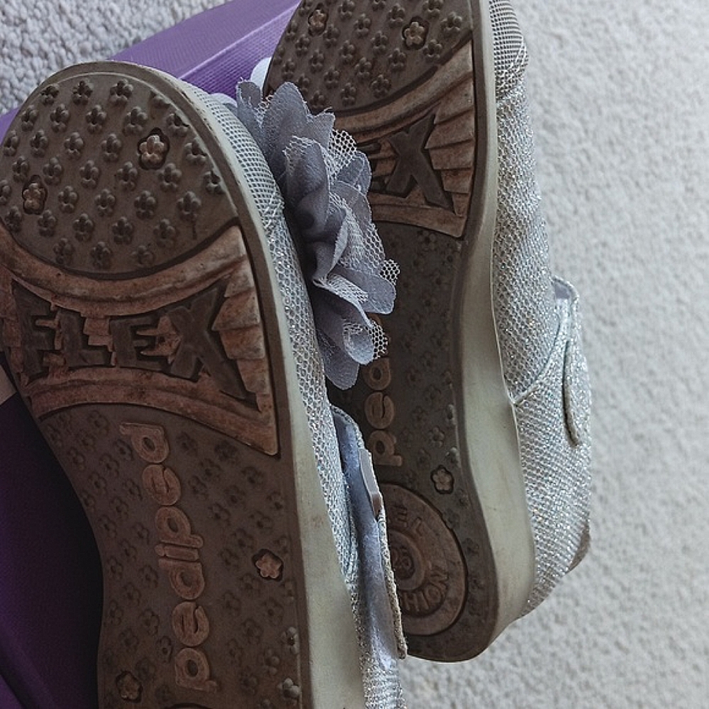 Pediped Toddler Mary Jane's with Flower - Silver - Picture 3 of 3